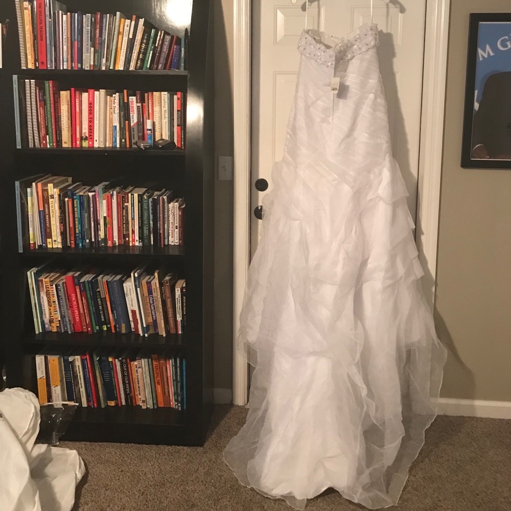 Wedding dress - Picture 5 of 7
